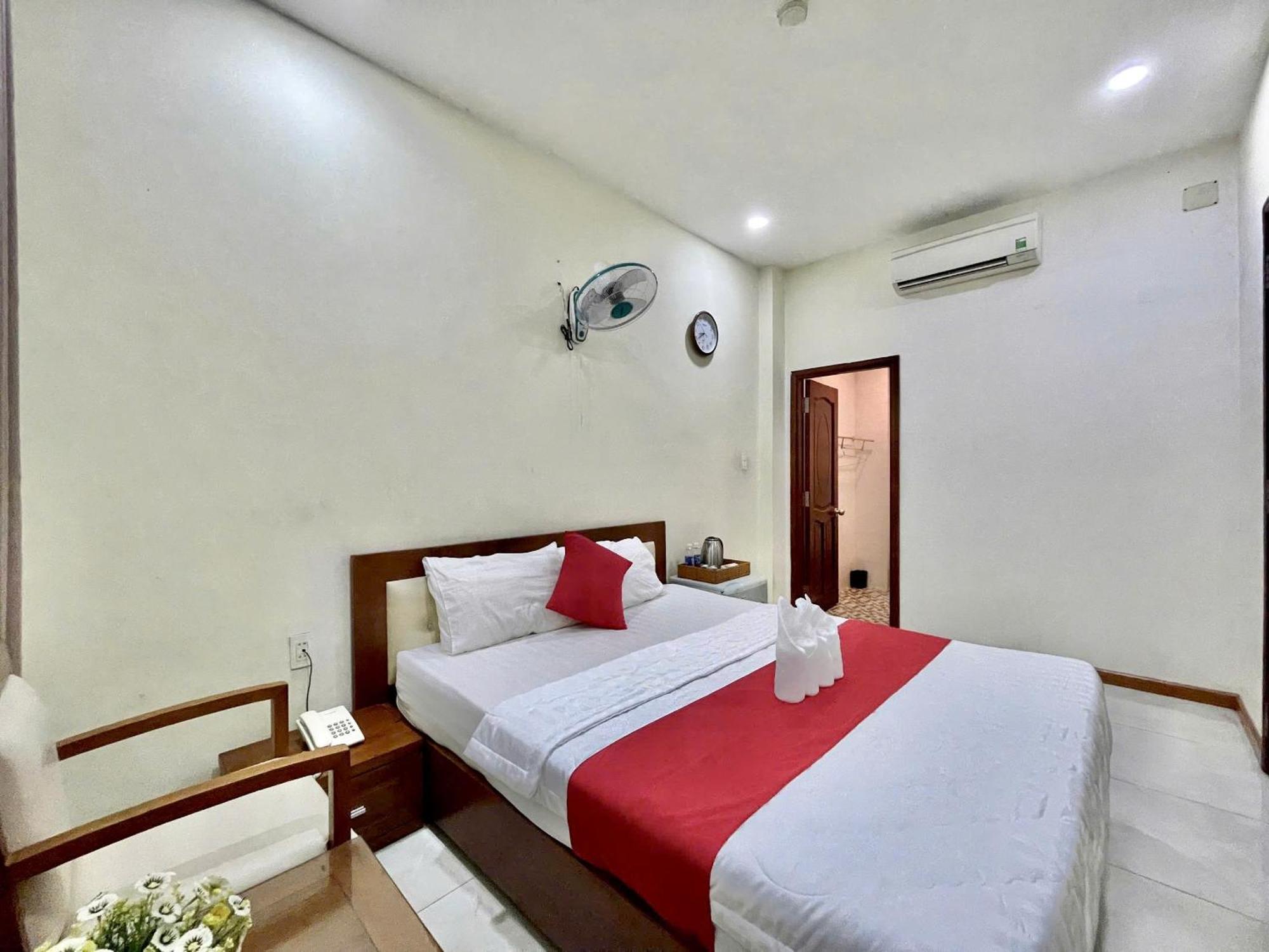 Nhu Y Hotel Thành Pho Ho Chí Minh Esterno foto