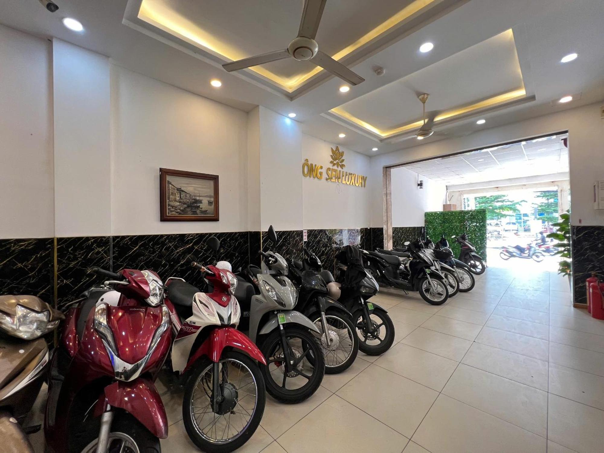 Nhu Y Hotel Thành Pho Ho Chí Minh Esterno foto