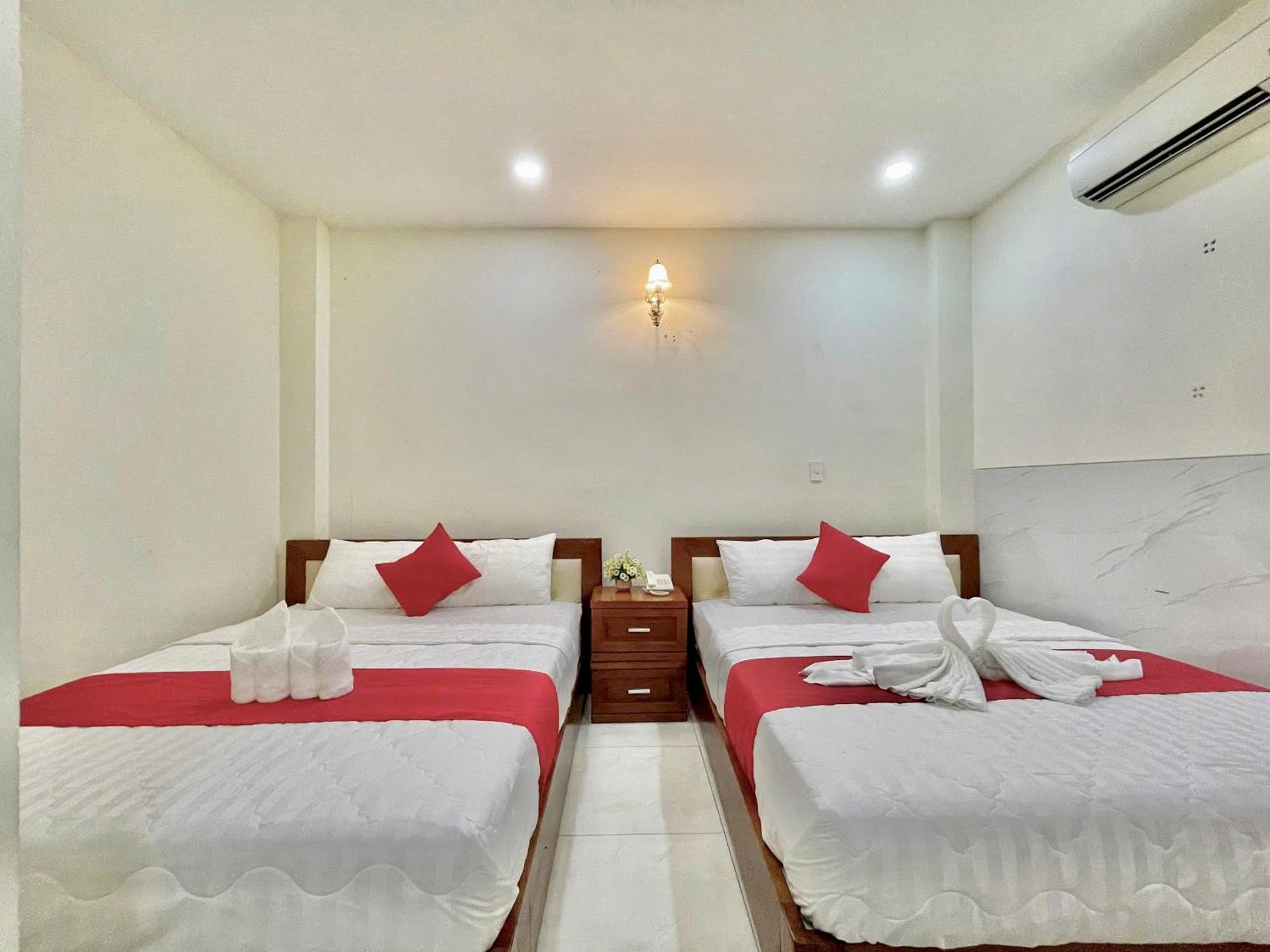 Nhu Y Hotel Thành Pho Ho Chí Minh Esterno foto